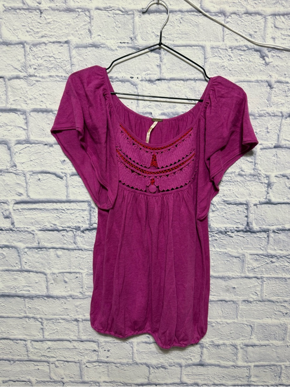 Free People knit flutter sleeve fuchsia/magenta top with crochet